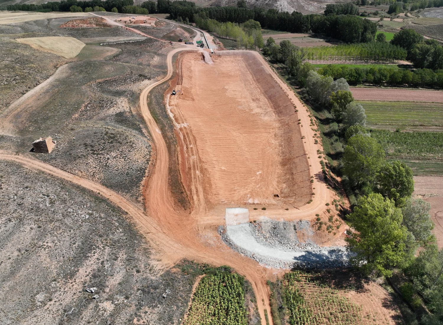 vista aérea de campo trabajo de topografía